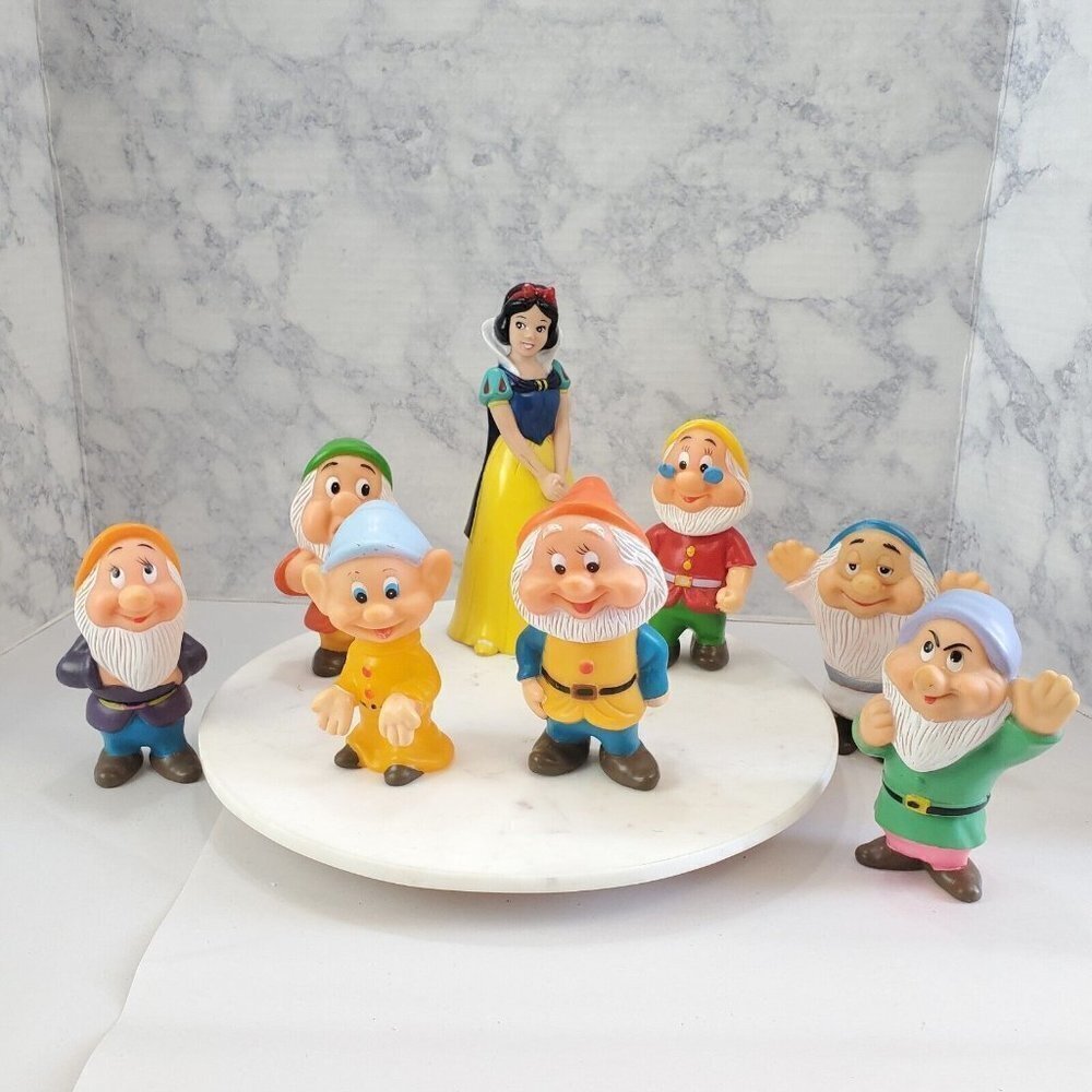 VINTAGE Snow White Seven Dwarfs Set Rubber Squeaky Toys Figure Made In Hong Kong